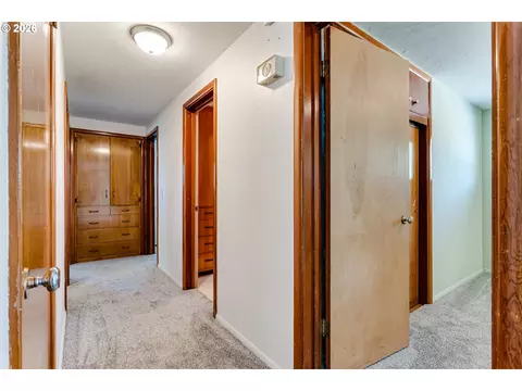 Entry Way - 2093 Grove St, Eugene, OR 97404 photo 1 of 1
