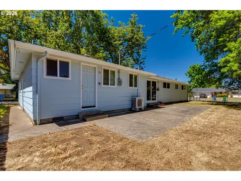 Exterior - 2093 Grove St, Eugene, OR 97404 photo 3 of 9