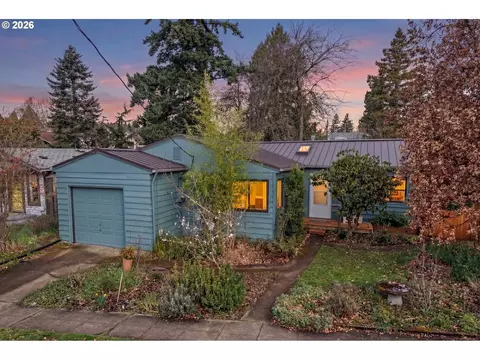 8047 SE Clay St, Portland, OR 97215