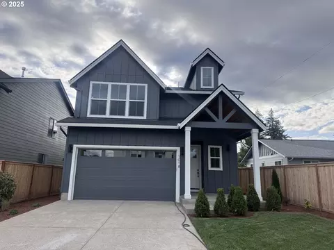 1018 NE 17th, Canby, OR 97013