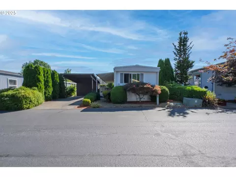 1501 SW Baker St #11, Mcminnville, OR 97128