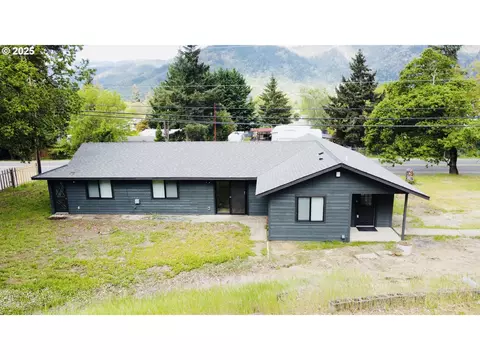 434 S Old Pacific Hwy, Myrtle Creek, OR 97457
