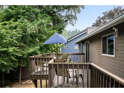 Exterior - 3377 W 25th Ave, Eugene, OR 97405 photo 5 of 10
