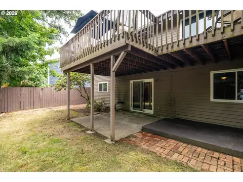 Exterior - 3377 W 25th Ave, Eugene, OR 97405 photo 6 of 10
