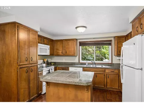 Kitchen - 3377 W 25th Ave, Eugene, OR 97405 photo 1 of 3