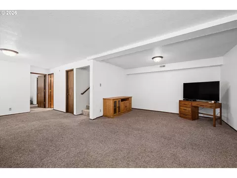 Living - 3377 W 25th Ave, Eugene, OR 97405 photo 6 of 6