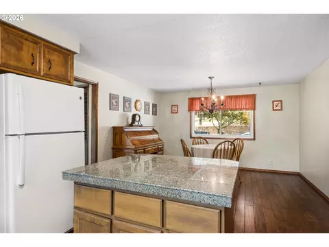 Kitchen - 3377 W 25th Ave, Eugene, OR 97405 photo 3 of 3