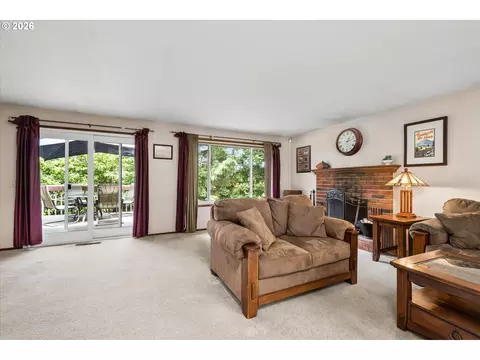 Living - 3377 W 25th Ave, Eugene, OR 97405 photo 1 of 6