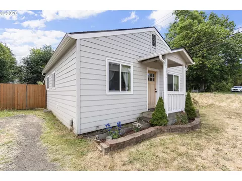 297 SW Walnut Ave, Dallas, OR 97338