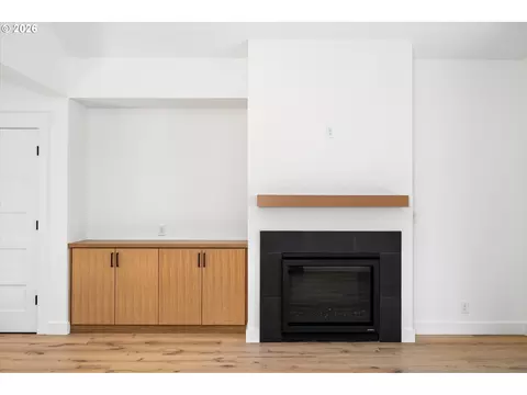 Living - 1578 Cal Young Rd, Eugene, OR 97401 photo 4 of 5