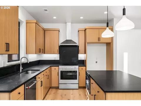 Kitchen - 1578 Cal Young Rd, Eugene, OR 97401 photo 4 of 4