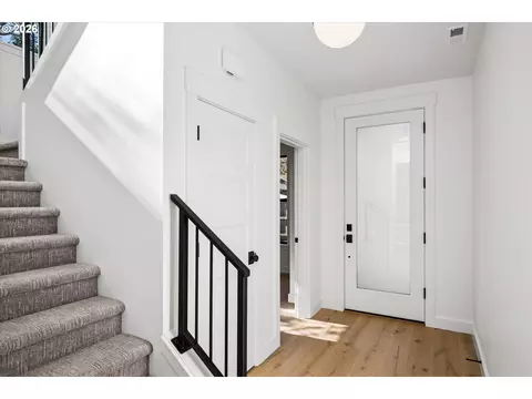 Entry Way - 1578 Cal Young Rd, Eugene, OR 97401 photo 1 of 2
