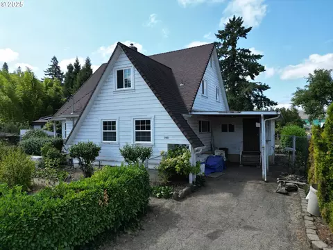 202 NE Fulton St, Roseburg, OR 97470