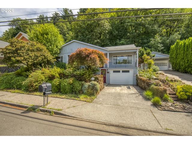 10516 SE Clinton St, Portland, OR 97266
