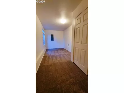 Bedroom - 35853595 Emerald St, Eugene, OR 97405 photo 3 of 4