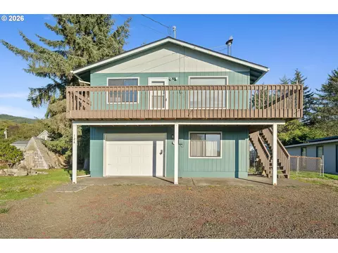 126 N Harbor St, Rockaway Beach, OR 97136