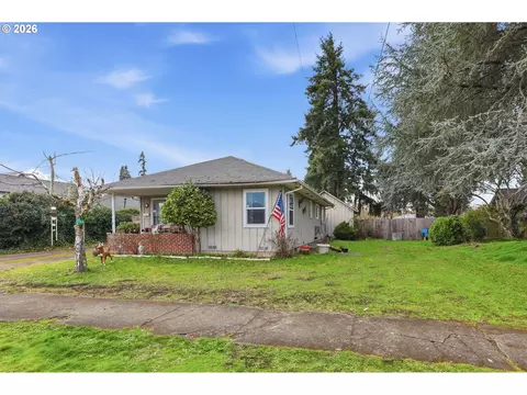 1012 7th St, Springfield, OR 97477