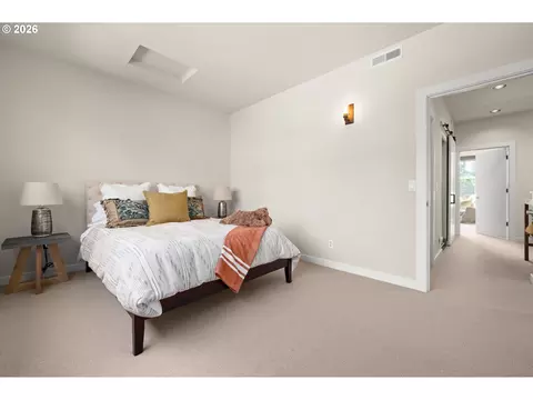 Bedroom - 367 Rustic Pl, Eugene, OR 97401 photo 6 of 6