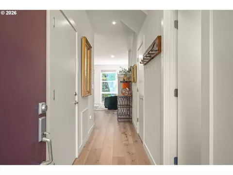 Entry Way - 367 Rustic Pl, Eugene, OR 97401 photo 1 of 3