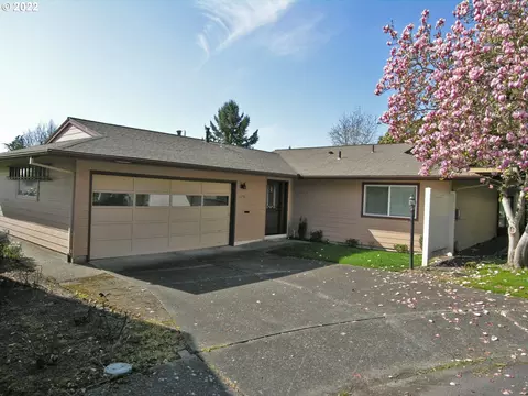 11750 SW King George Dr, King City, OR 97224