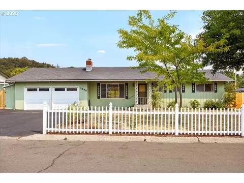 1849 NW Le Mans St, Roseburg, OR 97471