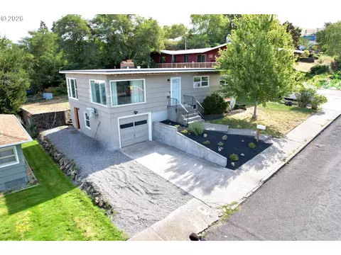 1106 Oregon St, The Dalles, OR 97058