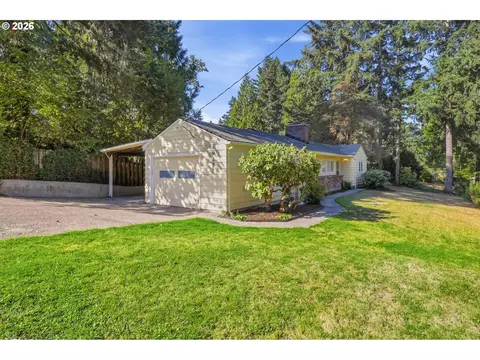 9477 SW 62nd Dr, Portland, OR 97219