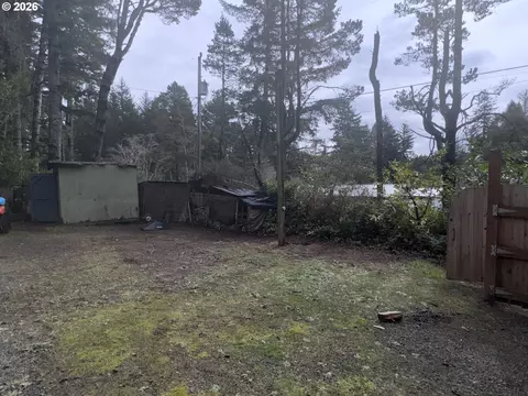 Exterior - 4923 Mitchell Loop Rd, Florence, OR 97439 photo 8 of 10