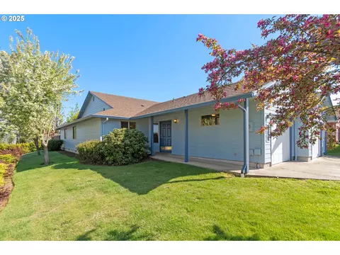 610 Benjamin Ave, Cottage Grove, OR 97424