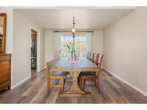 Dining - 1798 Duke Ct, Eugene, OR 97401 photo 1 of 3