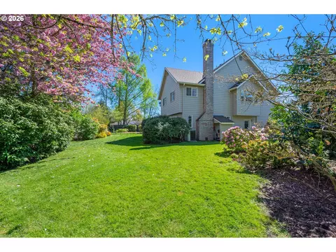 Exterior - 1798 Duke Ct, Eugene, OR 97401 photo 10 of 11