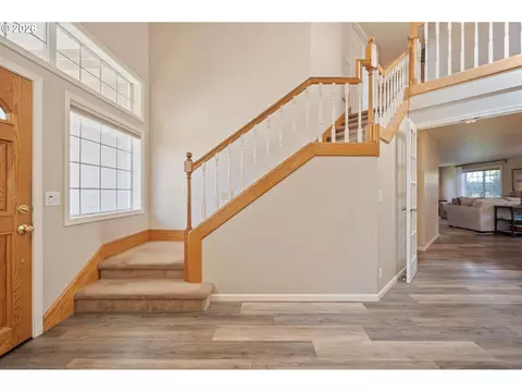 Entry Way - 1798 Duke Ct, Eugene, OR 97401 photo 3 of 4
