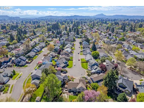 View/Area - 1798 Duke Ct, Eugene, OR 97401 photo 3 of 3