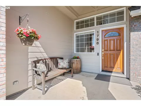 Exterior - 1798 Duke Ct, Eugene, OR 97401 photo 3 of 11