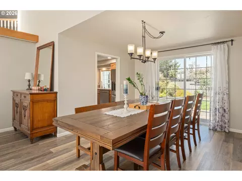 Dining - 1798 Duke Ct, Eugene, OR 97401 photo 2 of 3