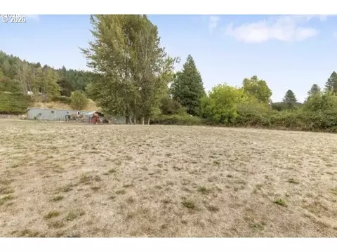 22210 Tiller Trail Hwy, Days Creek, OR 97429