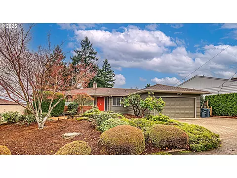 472 SE 72nd Ave, Portland, OR 97215