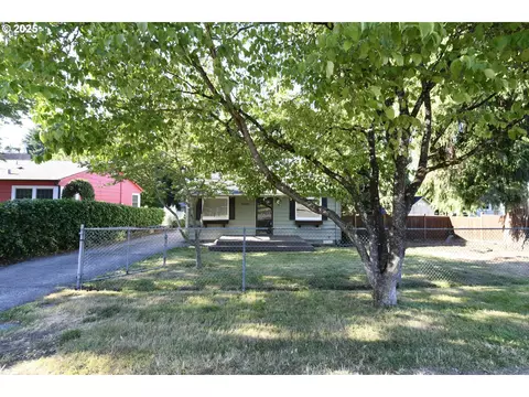 9029 NE Webster St, Portland, OR 97220