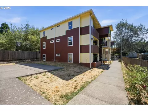 9251 SE Clinton, Portland, OR 97266
