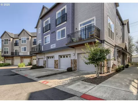 10882 NE Red Wing Way #204, Beaverton, OR 97006