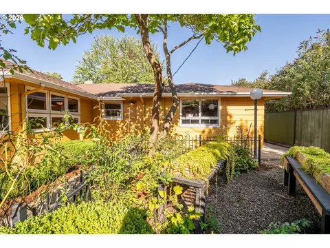 Exterior - 334 Van Duyn St, Eugene, OR 97401 photo 11 of 16
