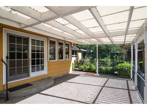 Exterior - 334 Van Duyn St, Eugene, OR 97401 photo 4 of 16
