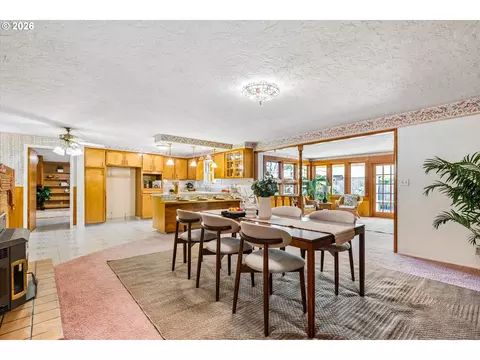 Dining - 334 Van Duyn St, Eugene, OR 97401 photo 1 of 3
