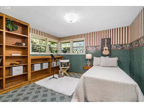 Bedroom - 334 Van Duyn St, Eugene, OR 97401 photo 4 of 6