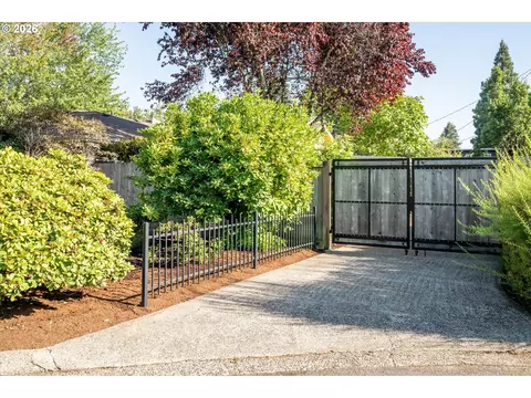 Exterior - 334 Van Duyn St, Eugene, OR 97401 photo 16 of 16
