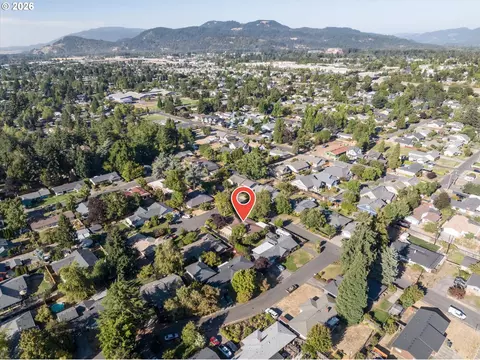 View/Area - 334 Van Duyn St, Eugene, OR 97401 photo 1 of 3