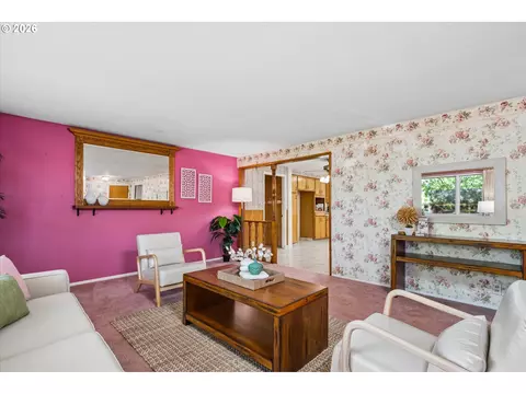 Living - 334 Van Duyn St, Eugene, OR 97401 photo 2 of 8