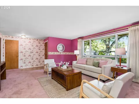 Living - 334 Van Duyn St, Eugene, OR 97401 photo 5 of 8