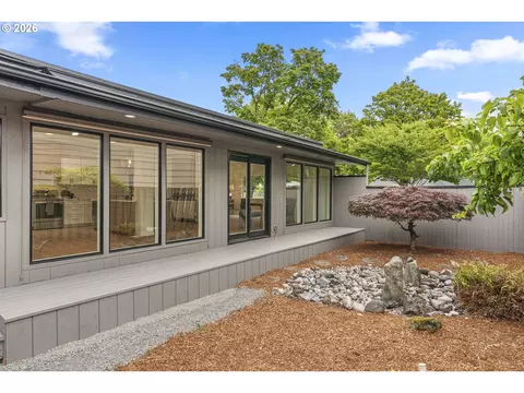 Exterior - 1745 23rd Ave, Longview, WA 98632 photo 8 of 9