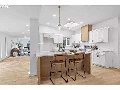 Kitchen - 1745 23rd Ave, Longview, WA 98632 photo 3 of 5